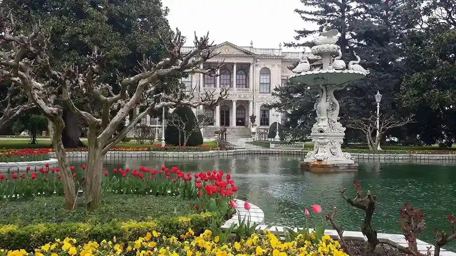 garden of dolmabahce palace