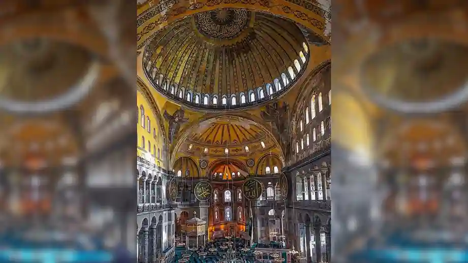 the central nave of hagiasophia